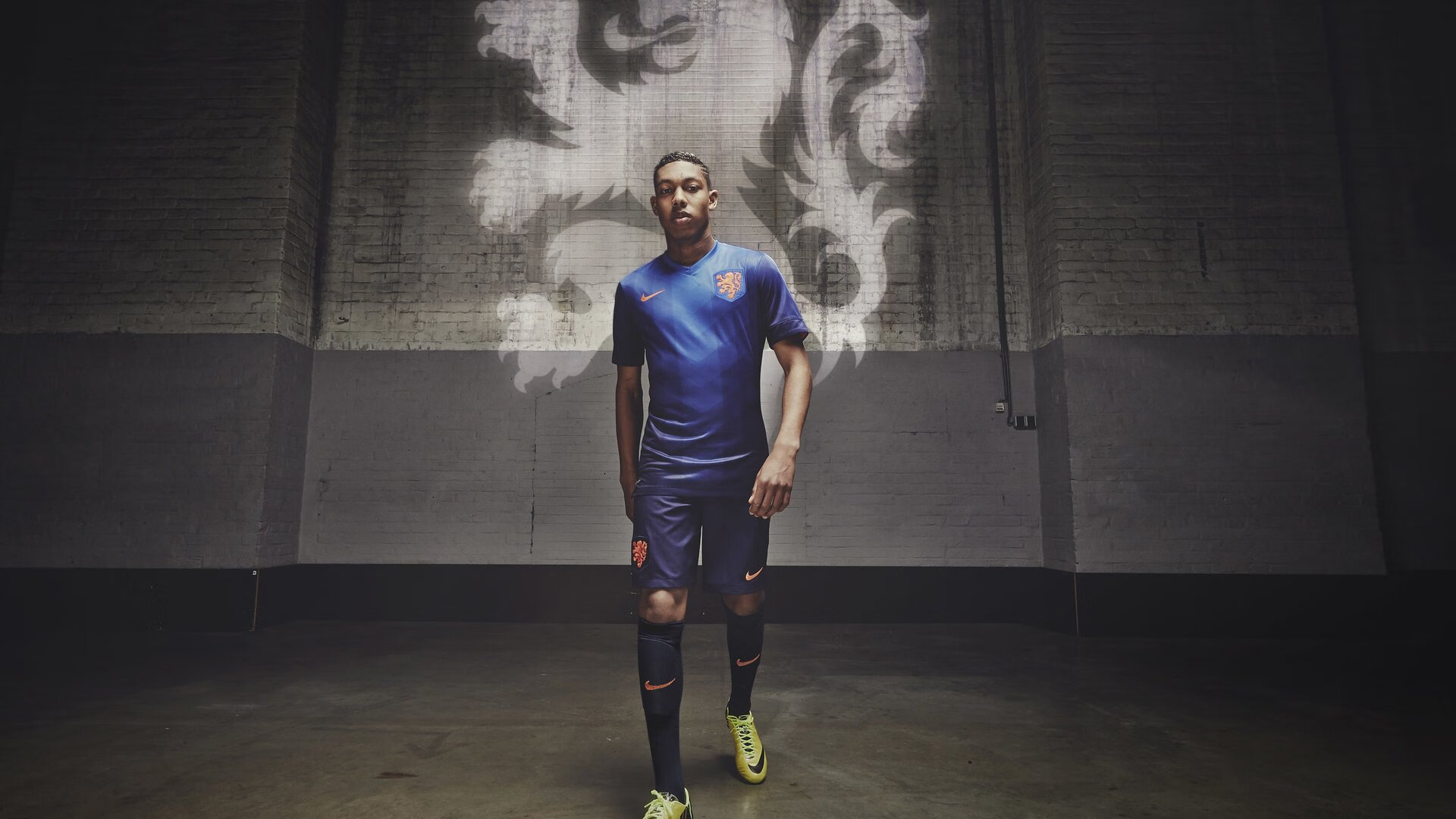 校园足球明星教练走进乡村助力基层训练，优秀校园足球教练员