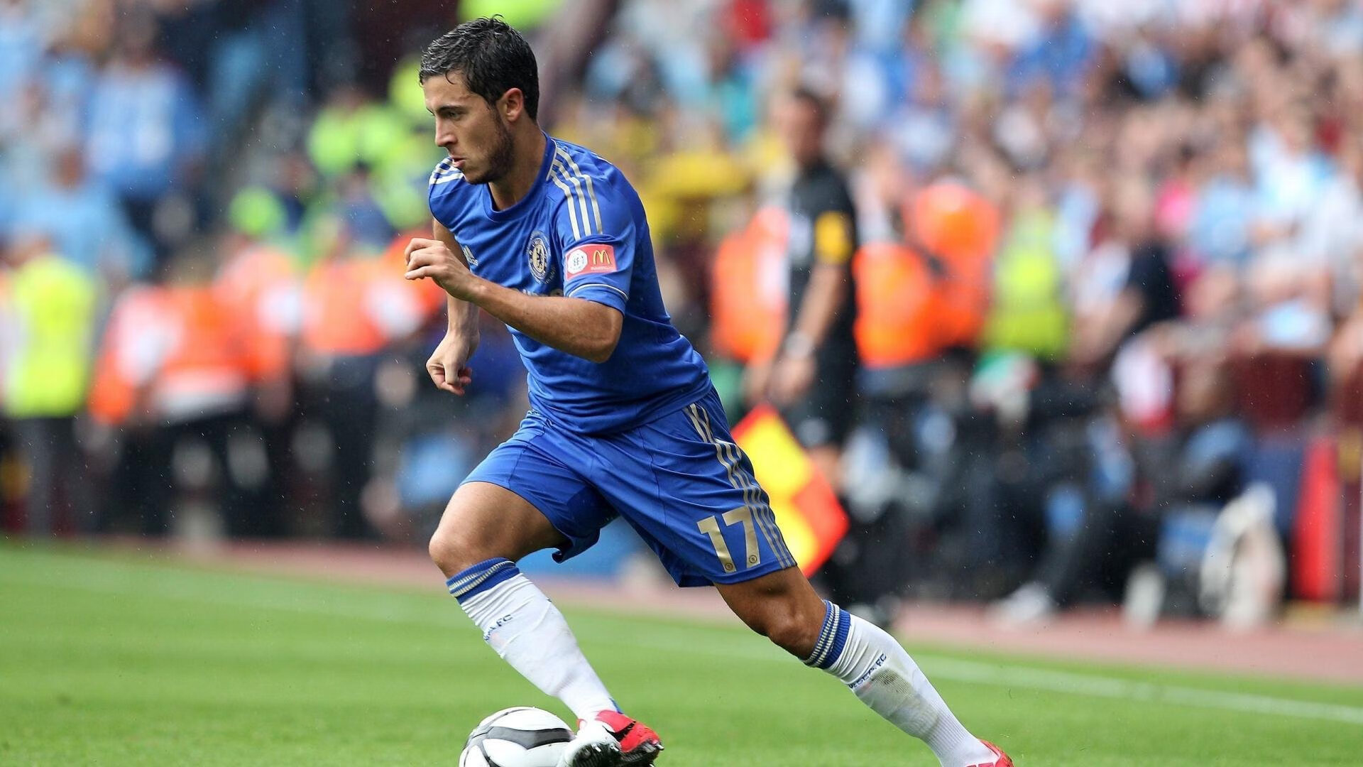 “亚戈·卡尔曼的精彩表现，助阿根廷美洲狮队成为橄榄球新生代的代表”