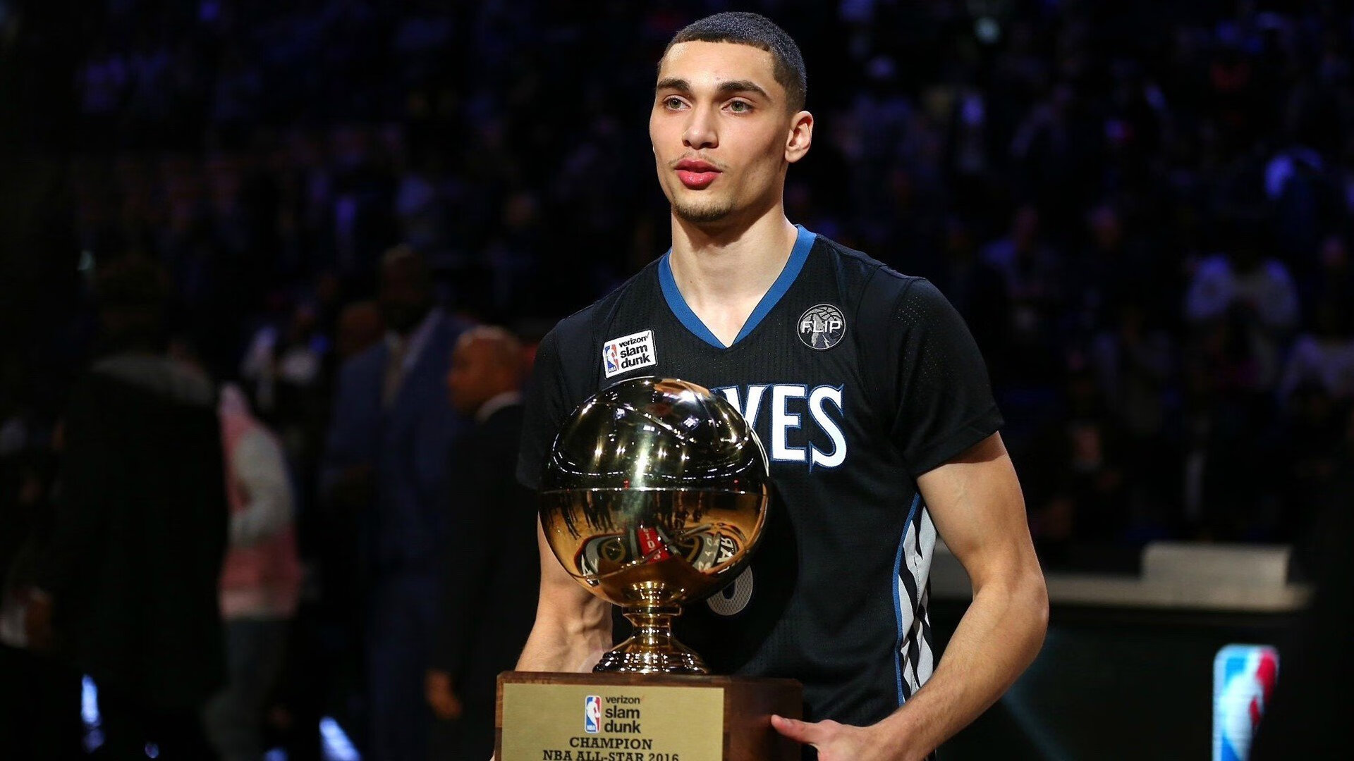 xingkong.com-_无人机击球赛：科技助力传统运动升级_，无人机比赛视频